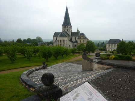 Abbaye__de_Boscherville_mai_2013.JPG